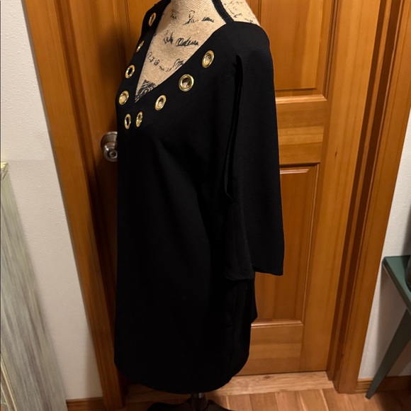 GB Black Dress with Gold Accents & side pockets - Picture 4 of 11